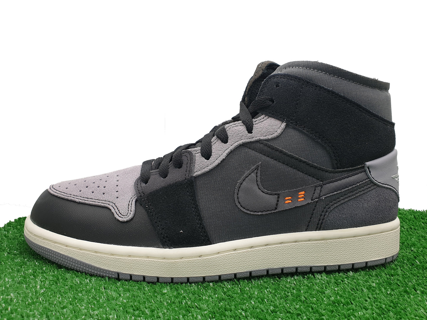 Jordan 1 Mid